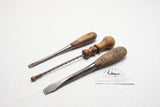 PAIR OF PERFECT HANDLE STYLE SCREWDRIVERS PLUS SPIRAL DRILL