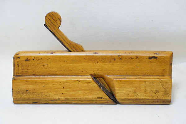 UNUSUAL PROFILE CA 1760 DARBEY MOULDING PLANE