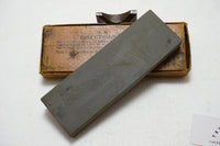 FINE EARLY CARBORUNDUM NO. 124 SHARPENING STONE IOB - FINE GRIT