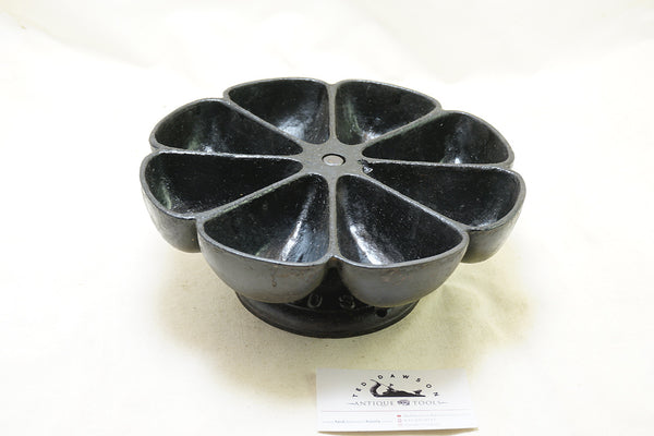 EXTRA FINE S. M. & T. CO. CAST IRON ROTATING STORE DISPLAY NAIL CUP