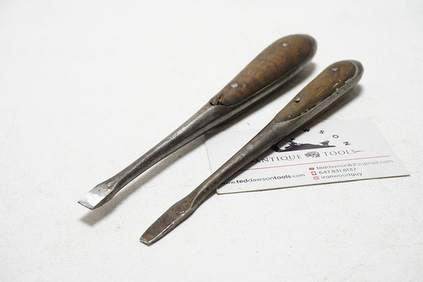 PAIR OF PERFECT HANDLE STYLE SCREWDRIVERS