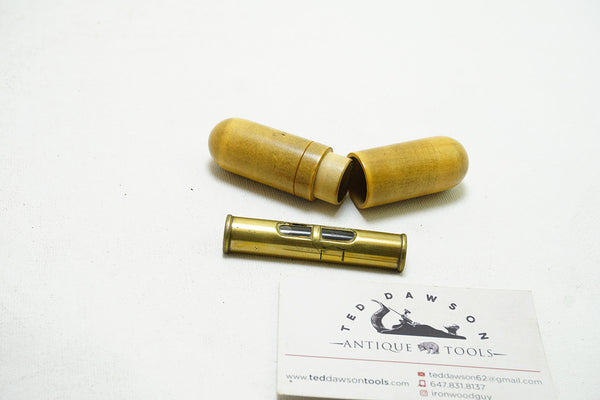 EXQUISITE 2 1/2" BRASS POCKET LEVEL WITH CYLINDRICAL BOXWOOD CASE