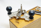 FINE STANLEY NO. 71 ROUTER PLANE IN DOVETAILED BOX - 3 CUTTERS &&