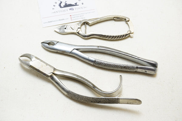 3 EARLY DENTISTRY PLIERS / TOOTH EXTRACTORS ETC