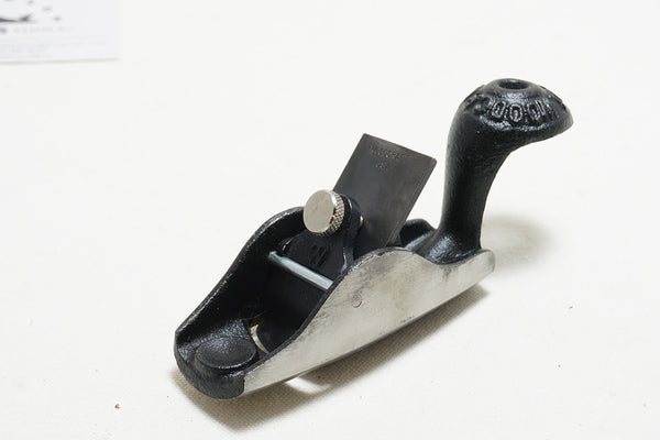 MINT WOODCRAFT NO. 100 1/2 ROUND BOTTOM SQUIRREL TAILED PLANE