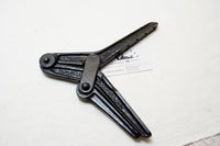 FINE CAST IRON HARTFORD CORNER / MITER CLAMP - 1909 PATENT