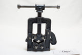 FINE SMALL WODEN 180/0 BENCH MOUNTED PIPE VISE