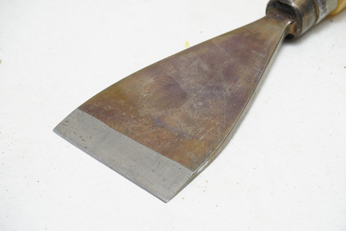 MINTY MONSTER 3" WIDE ULMIA CARVING CHISEL – Ted Dawson Antique Tools