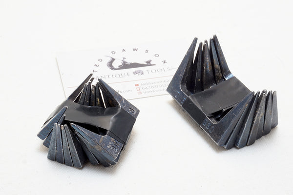 FINE LOT OF 17 C S OSBORNE PINCH DOGS