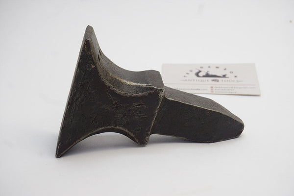 EARLY SHAPELY BLACKSMITH STAKE ANVIL - 3.3 LBS