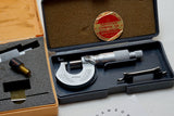 MINT MITUTOYO NO 114-202 V ANVIL MICROMETER - PLUS M220-.5 MIC
