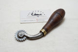 VERY EARLY 1830s D S ENGLISH NO 4 STITCH MARKING WHEEL - LEATHER