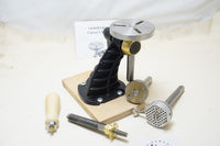 VERITAS / LEE VALLEY CARVERS' & JEWELLERS' VISE SET WITH ACCESSORIES