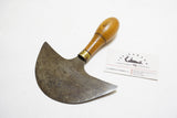 FINE BUCK & HICKMAN LEATHER CUTTING ROUND OR HEAD KNIFE