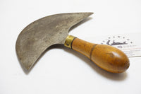 FINE BUCK & HICKMAN LEATHER CUTTING ROUND OR HEAD KNIFE