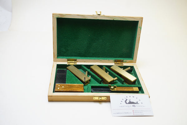 FINE SET OF 3 MINIATURE BRASS PLANES AND 2 SQUARES - IOB